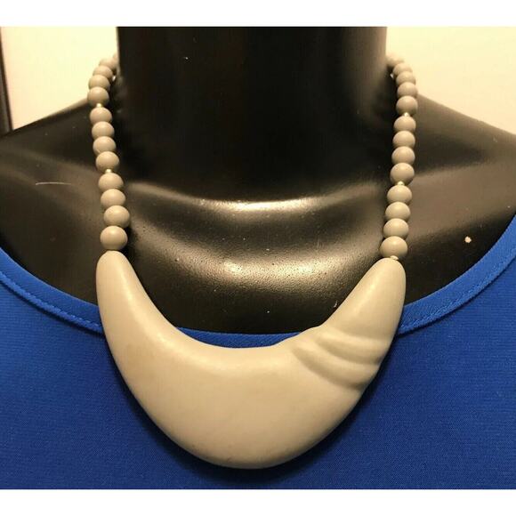 Gray Necklace 16 Inch Crescent Statement 1980s Goldtone Spacers Lightweight - Picture 7 of 12